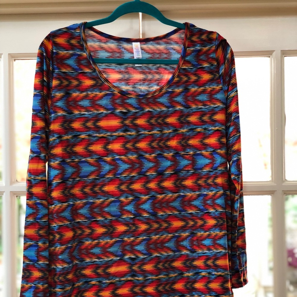 Lularoe Lynnae Shirt